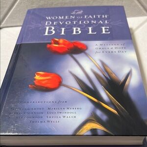 Women of Faith Devotional Bible